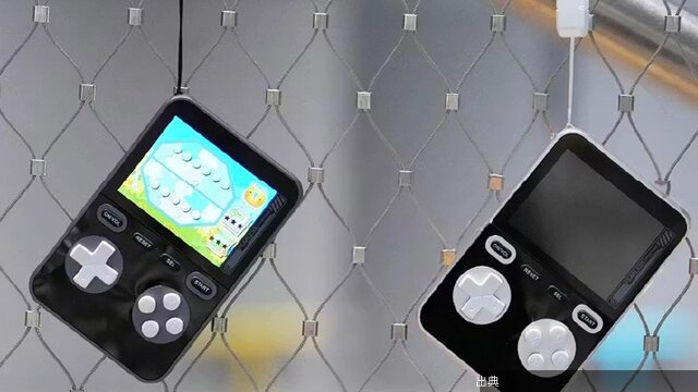[朗報]300種のゲームが遊べるゲームボーイみたいなモバイルバッテリー