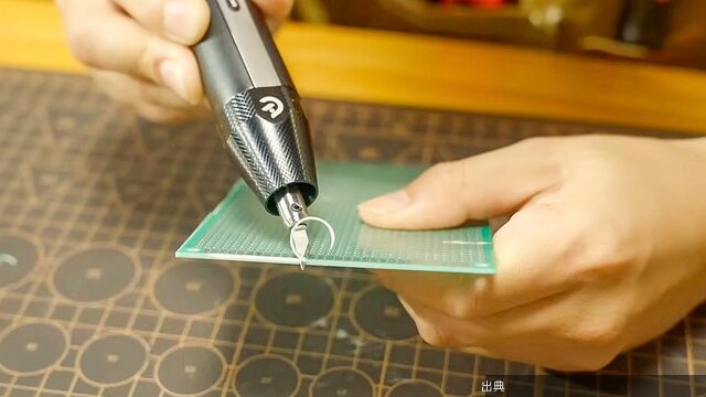 [朗報] 超音波カッターナイフで工作が安全に