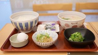 [朗報]｢同じメニューですき家より60円高い｣｢コスパ面では負ける｣ものの⋯なか卯｢390円モーニング｣で味わう...とのこと