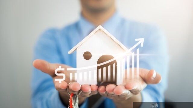 変動金利が0.5%上昇すると総返済額が156万円増える試算とのこと