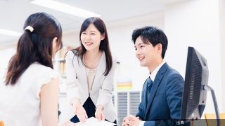 [速報]銀行窓口でNISAを始めると、ネット証券より20年で137万円の差が生じる理由とのこと