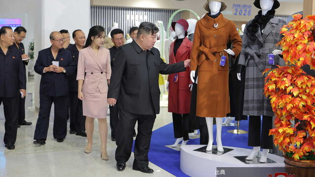 [話題]｢死亡説｣を娘ジュエ氏とともに打ち消した金正恩総書記､娘が着たピンク色のスーツに映る北朝鮮の変化と後継者へ...←これ
