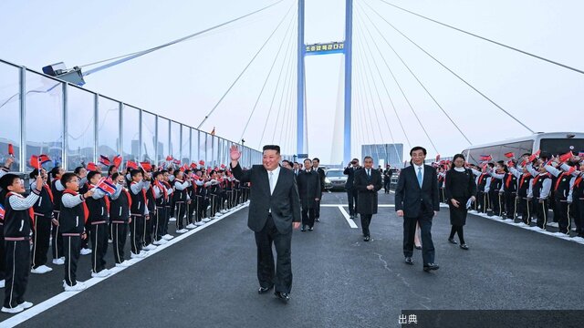 [緋急]金正恩氏の突然の丹東訪問に沸く中朝国境､12年ぶり開通の新鴨緑江大橋が映し出す経済再開への期待と外交の...になる模様